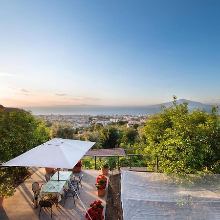 Sorrentovibes - Sea View Rooftop Apartment With Jacuzzi & Garden Экстерьер фото
