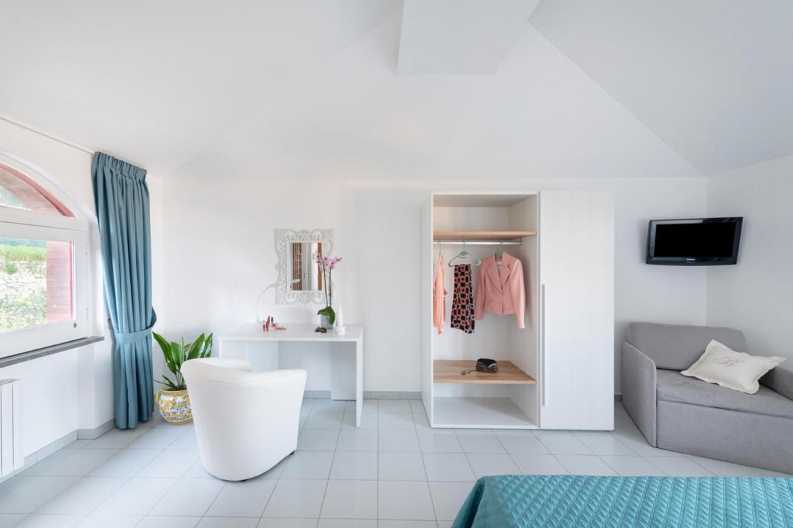 Sorrentovibes - Sea View Rooftop Apartment With Jacuzzi & Garden Экстерьер фото