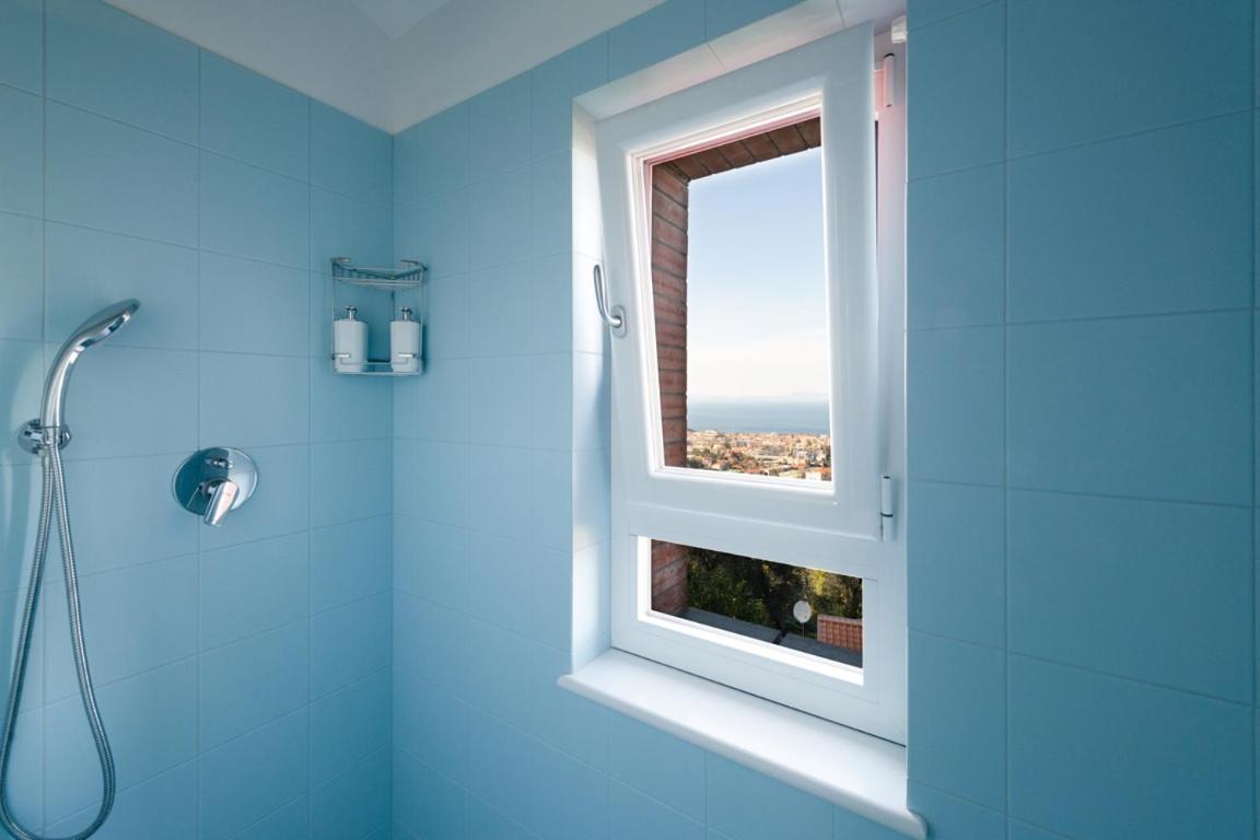 Sorrentovibes - Sea View Rooftop Apartment With Jacuzzi & Garden Экстерьер фото