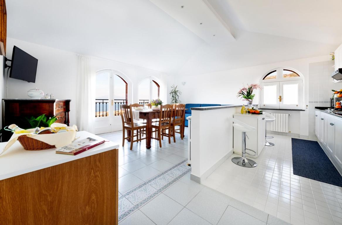 Sorrentovibes - Sea View Rooftop Apartment With Jacuzzi & Garden Экстерьер фото