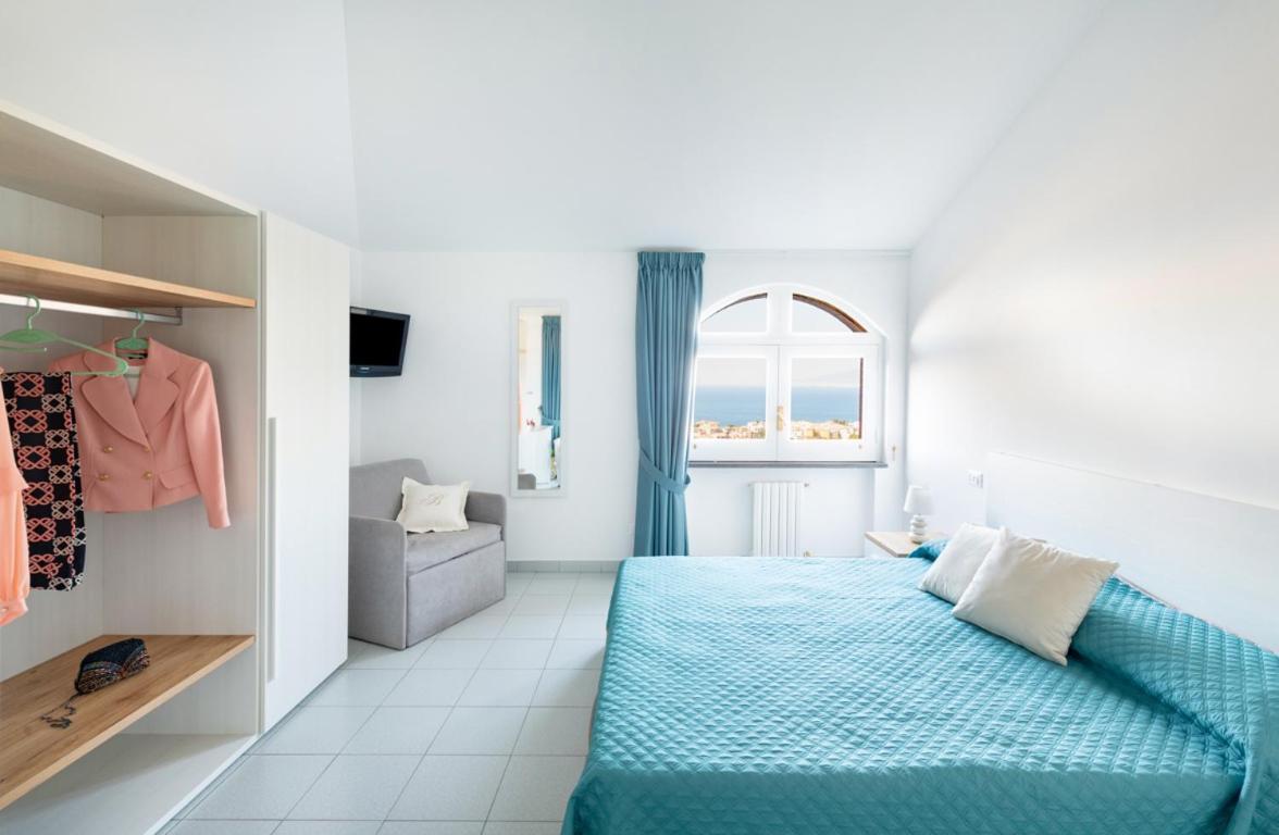 Sorrentovibes - Sea View Rooftop Apartment With Jacuzzi & Garden Экстерьер фото